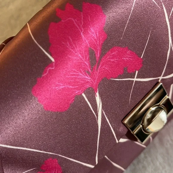 Floral print satin purse - Picture 6 of 8